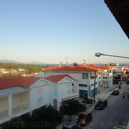 Chris Apartments เมตามอร์โฟซี ภายนอก รูปภาพ
