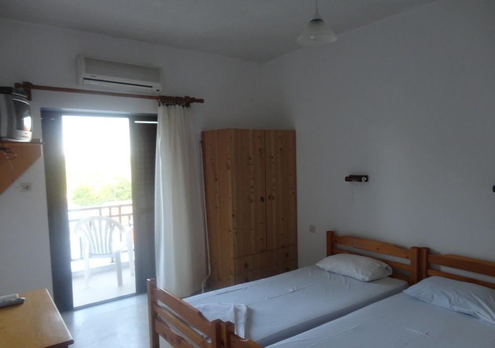 Chris Apartments เมตามอร์โฟซี ภายนอก รูปภาพ