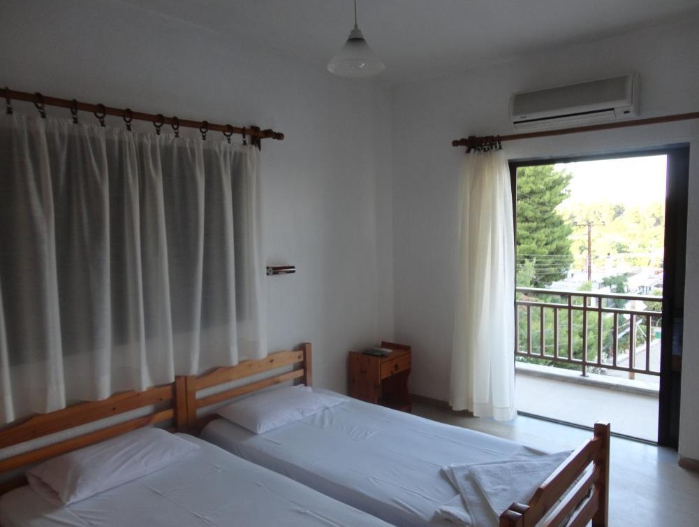 Chris Apartments เมตามอร์โฟซี ภายนอก รูปภาพ
