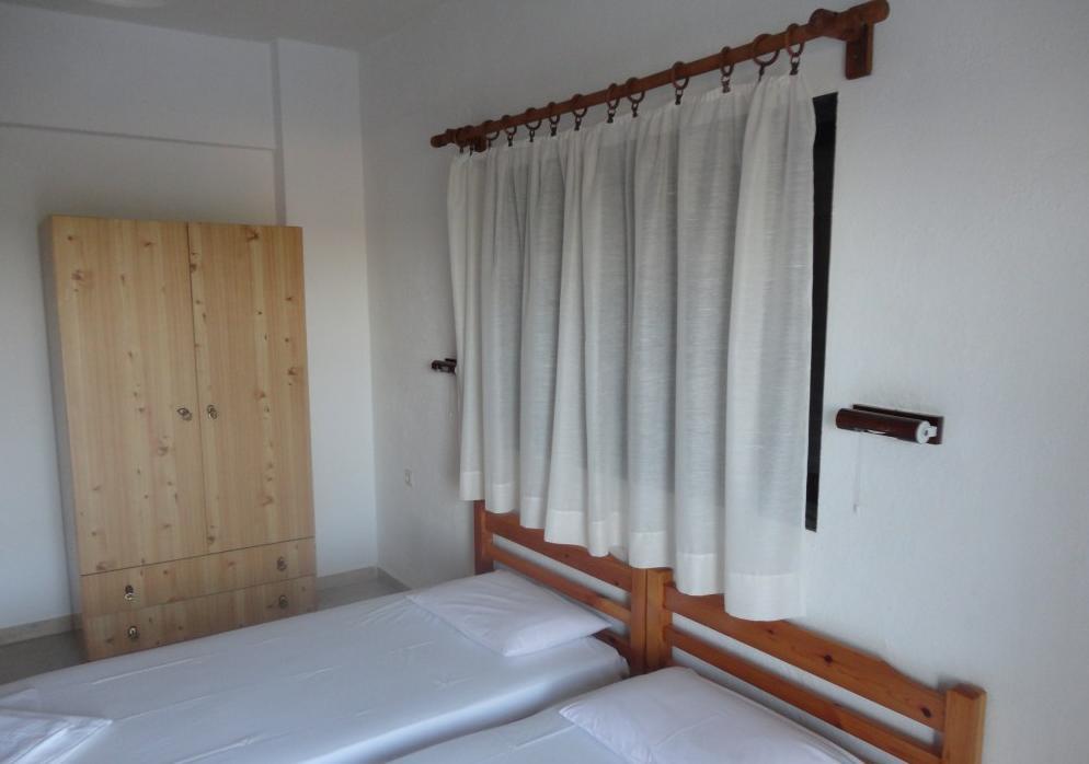 Chris Apartments เมตามอร์โฟซี ภายนอก รูปภาพ